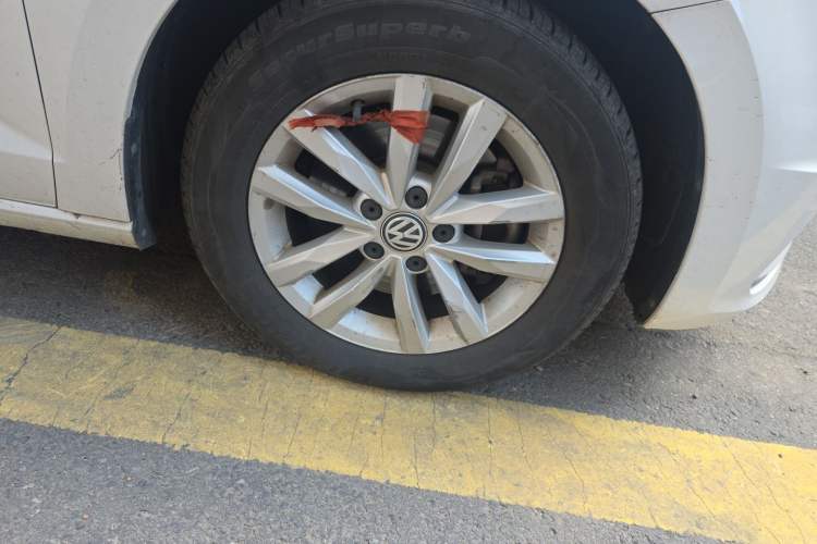 Used Volkswagen Touran 2018 Volkswagen Touran L 280TSI DSG Comfort Edition 7 Seats China VI Standard Right Front Wheel Hub
