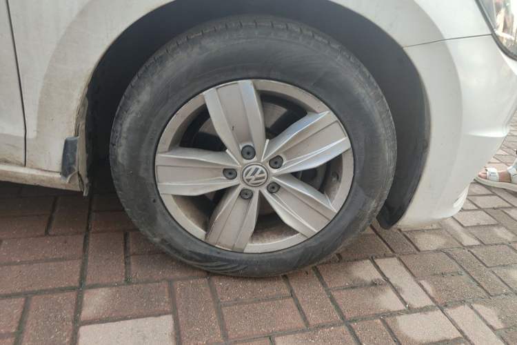 Used Volkswagen Touran 2018 Volkswagen Touran L 280TSI DSG Style Edition 7 Seats China V Emission Standard Right Front Wheel Hub