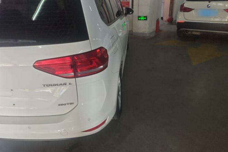 Used Volkswagen Touran 2018 Volkswagen Touran L 280TSI Manual Trend Edition Right Rear Taillight