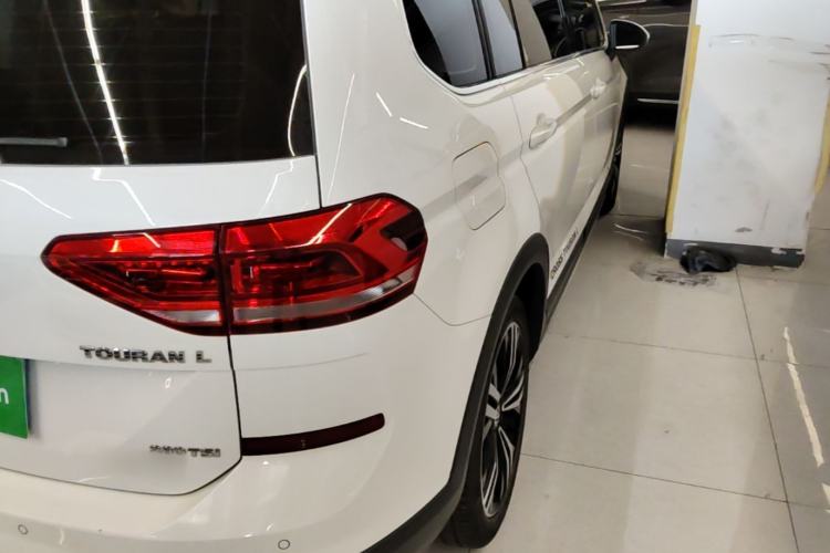 Used Volkswagen Touran 2018 Volkswagen Touran L 280TSI DSG Boundary Edition 7 Seats China V Emission Standard Right Rear Taillight