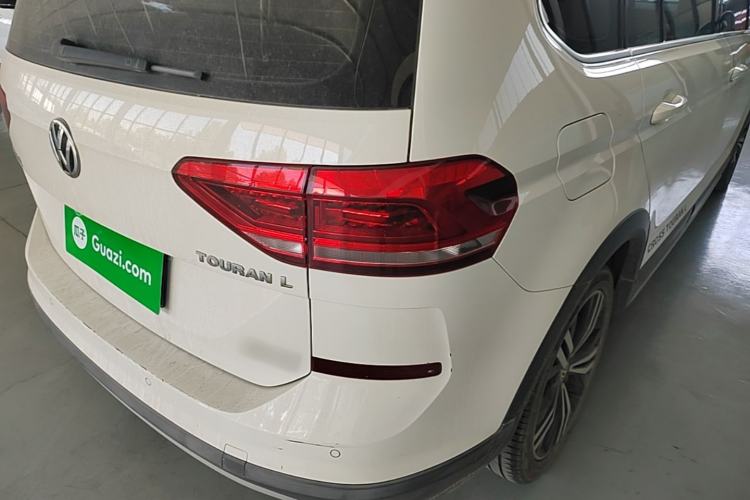 Used Volkswagen Touran 2018 Volkswagen Touran L 280TSI DSG Boundary Edition 7 Seats China VI Standard Right Rear Taillight