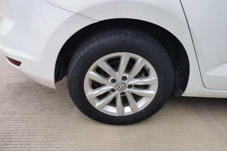 Used Volkswagen Touran 2018 Volkswagen Touran L 280TSI DSG Comfort Edition 7 Seats China VI Standard Right Rear Wheel Hub