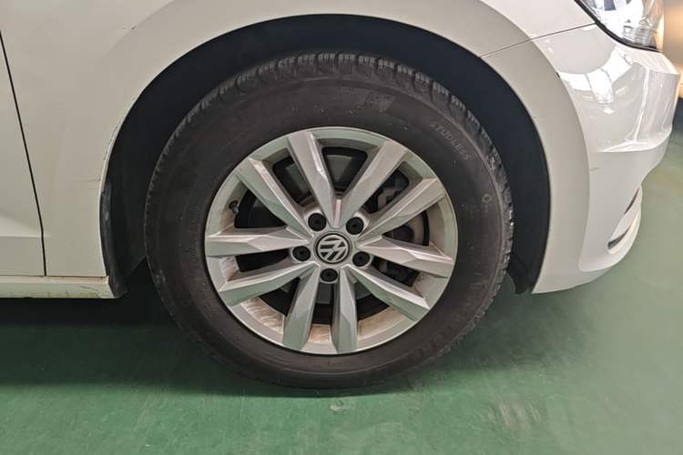 Used Volkswagen Touran 2018 Volkswagen Touran L 280TSI DSG Comfort Edition 7 Seats China V Emission Standard Right Rear Wheel Hub