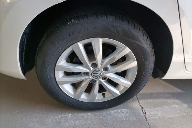 Used Volkswagen Touran 2018 Volkswagen Touran L 280TSI DSG Comfort Edition 7 Seats China V Emission Standard Right Rear Wheel Hub