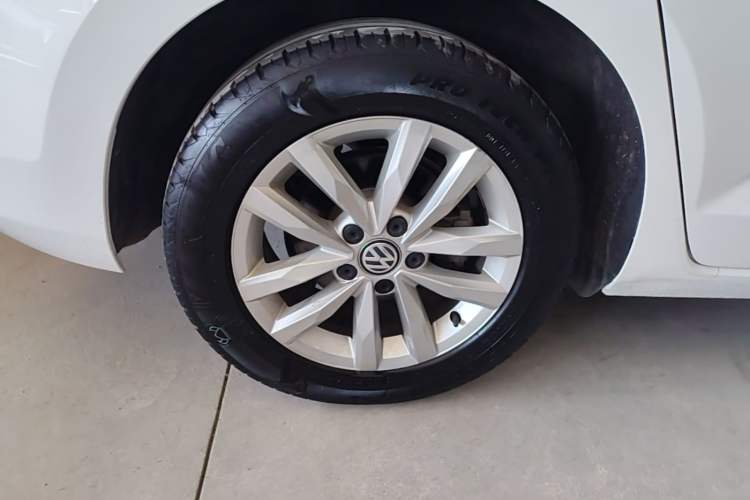 Used Volkswagen Touran 2018 Volkswagen Touran L 280TSI DSG Comfort Edition 7 Seats China V Emission Standard Right Rear Wheel Hub