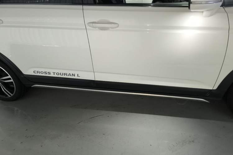 Used Volkswagen Touran 2018 Volkswagen Touran L 280TSI DSG Boundary Edition 7 Seats China V Emission Standard Right Side Sill
