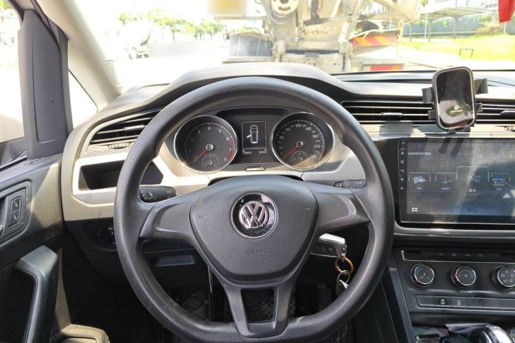 Used Volkswagen Touran 2018 Volkswagen Touran L 280TSI DSG Style Edition 7 Seats China VI Standard Steering Wheel