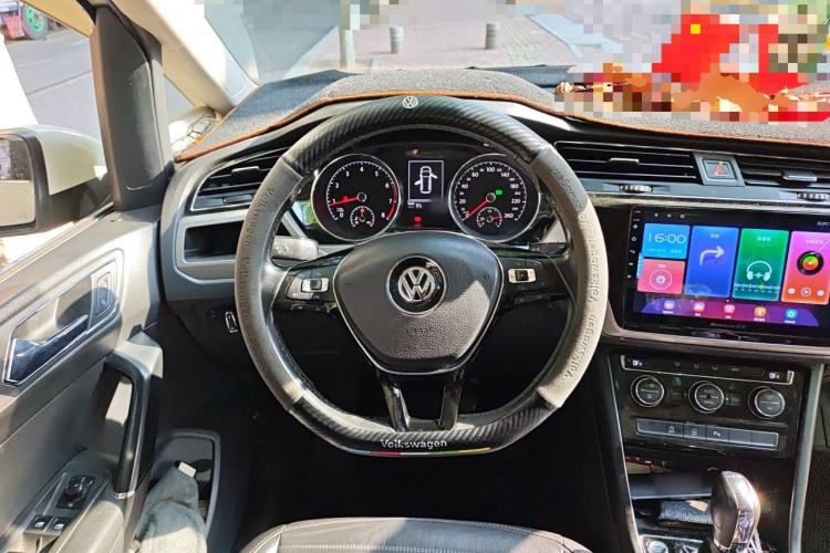 Used Volkswagen Touran 2018 Volkswagen Touran L 280TSI DSG Boundary Edition 7 Seats China VI Standard Steering Wheel