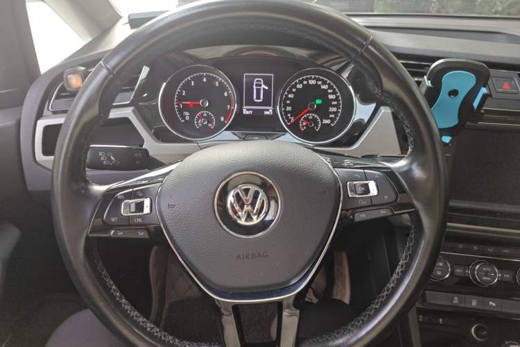 Used Volkswagen Touran 2018 Volkswagen Touran L 280TSI DSG Boundary Edition 7 Seats China VI Standard Steering Wheel