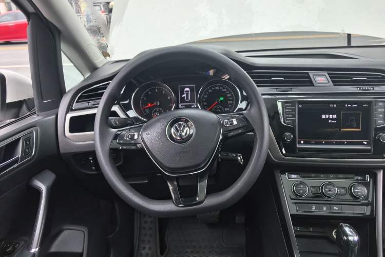 Used Volkswagen Touran 2018 Volkswagen Touran L 280TSI DSG Comfort Edition 7 Seats China V Emission Standard Steering Wheel