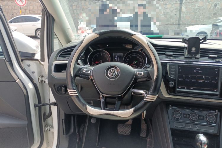 Used Volkswagen Touran 2018 Volkswagen Touran L 280TSI DSG Comfort Edition 7 Seats China V Emission Standard Steering Wheel