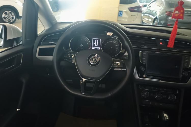 Used Volkswagen Touran 2018 Volkswagen Touran L 280TSI DSG Boundary Edition 6-Seater China V Emission Standard Steering Wheel