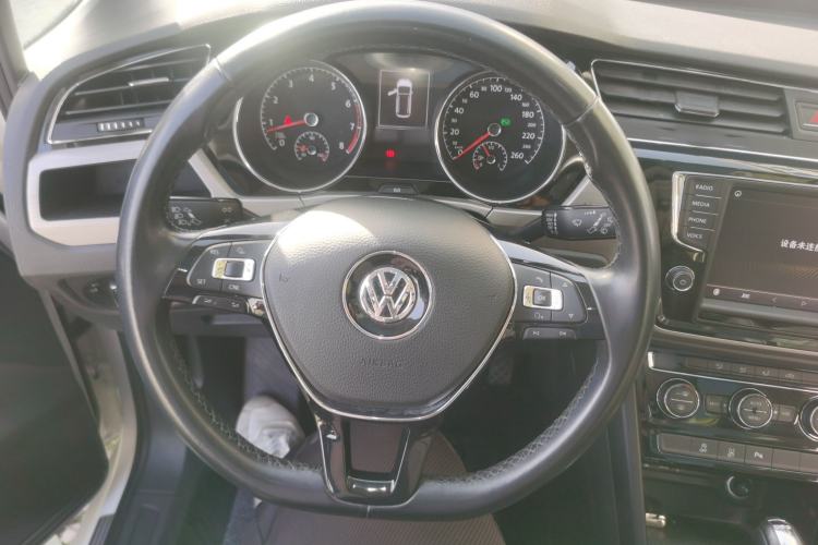 Used Volkswagen Touran 2018 Volkswagen Touran L 280TSI DSG Comfort Edition 7-seater Steering Wheel