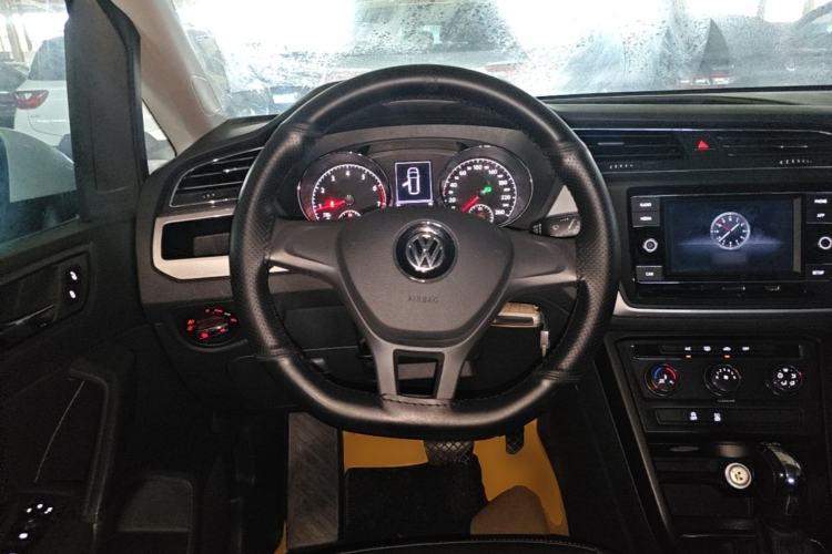 Used Volkswagen Touran 2018 Volkswagen Touran L 280TSI DSG Style Edition 7 Seats China VI Standard Steering Wheel
