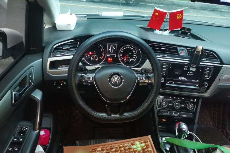 Used Volkswagen Touran 2018 Volkswagen Touran L 280TSI DSG Comfort Edition 7-seater Steering Wheel