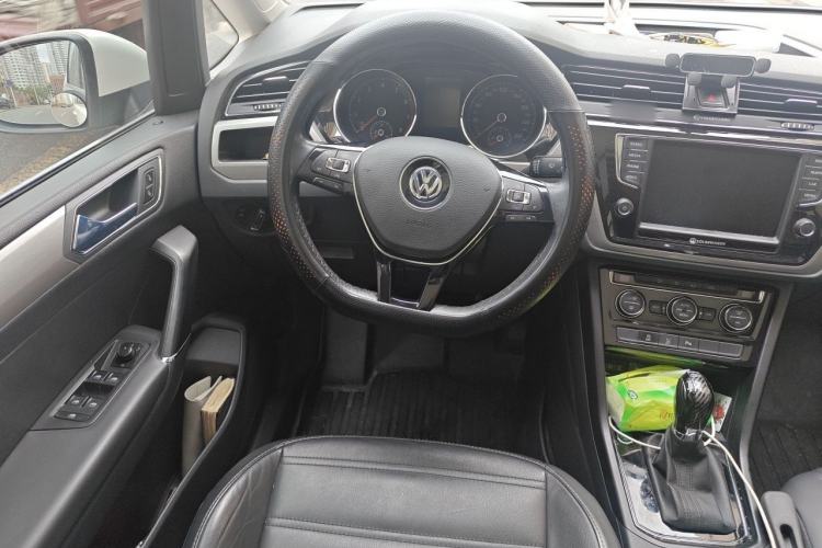 Used Volkswagen Touran 2018 Volkswagen Touran L 280TSI DSG Boundary Edition 7 Seats China V Emission Standard Steering Wheel