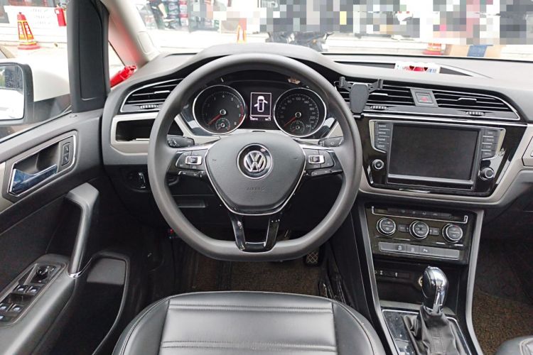 Used Volkswagen Touran 2018 Volkswagen Touran L 280TSI DSG Comfort Edition 7 Seats China V Emission Standard Steering Wheel