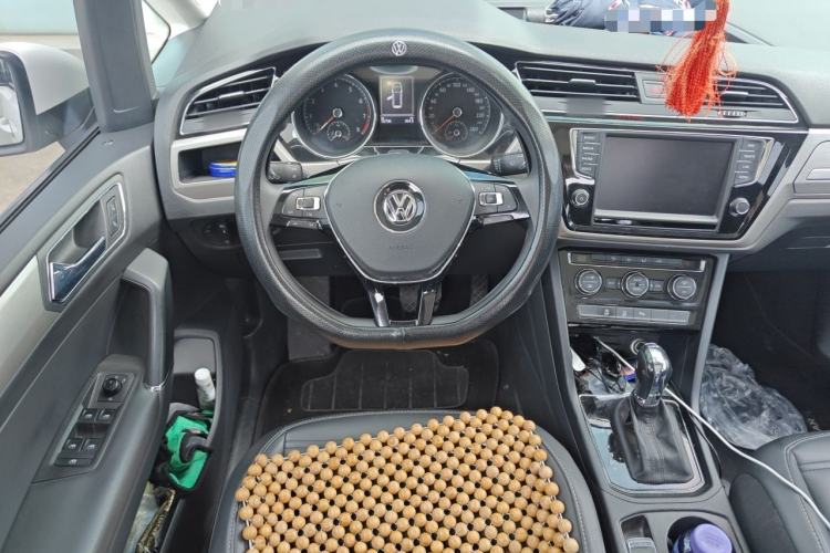 Used Volkswagen Touran 2018 Volkswagen Touran L 280TSI DSG Comfort Edition 7 Seats China V Emission Standard Steering Wheel