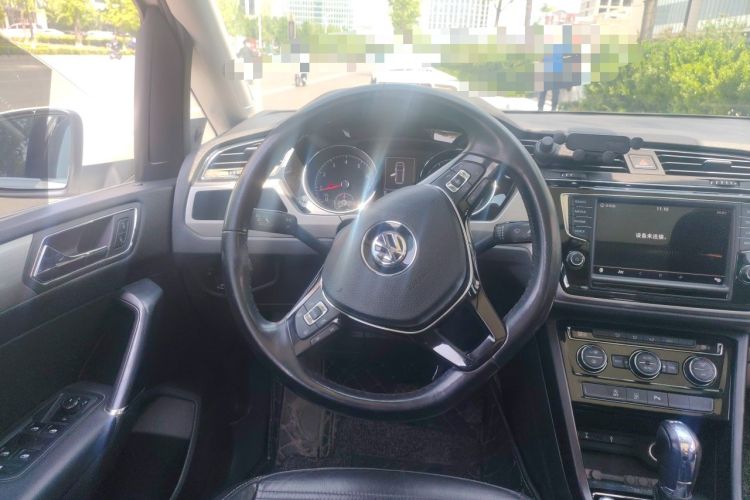 Used Volkswagen Touran 2018 Volkswagen Touran L 280TSI DSG Boundary Edition 7 Seats China VI Standard Steering Wheel