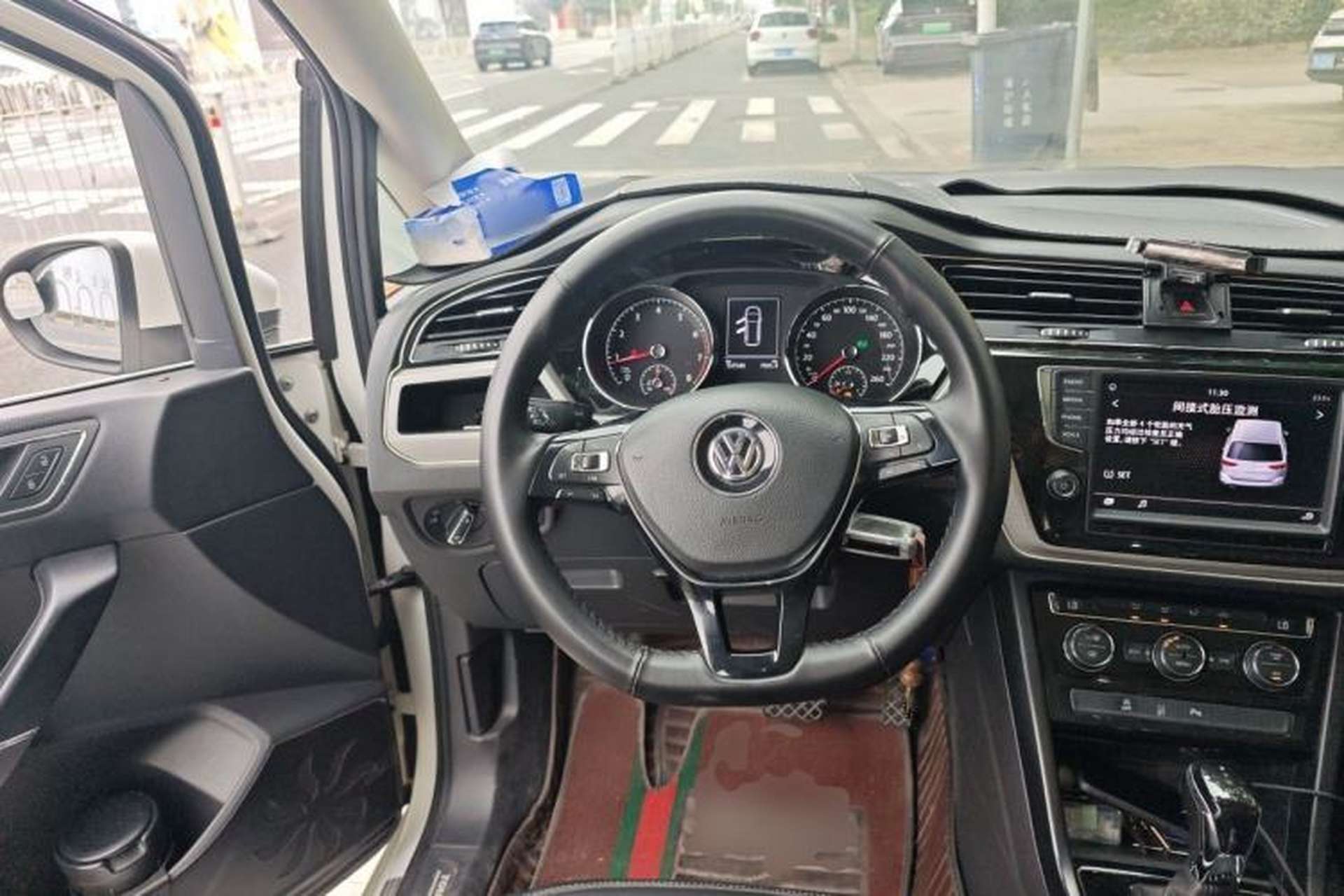 Used Volkswagen Touran 2018 Volkswagen Touran L 280TSI DSG Comfort Edition 7 Seats China V Emission Standard Steering Wheel
