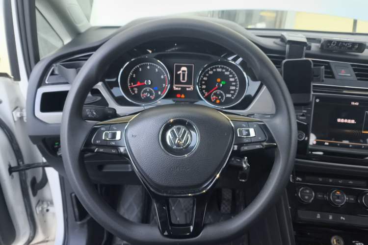 Used Volkswagen Touran 2018 Volkswagen Touran L 280TSI DSG Comfort Edition 7 Seats China V Emission Standard Steering Wheel