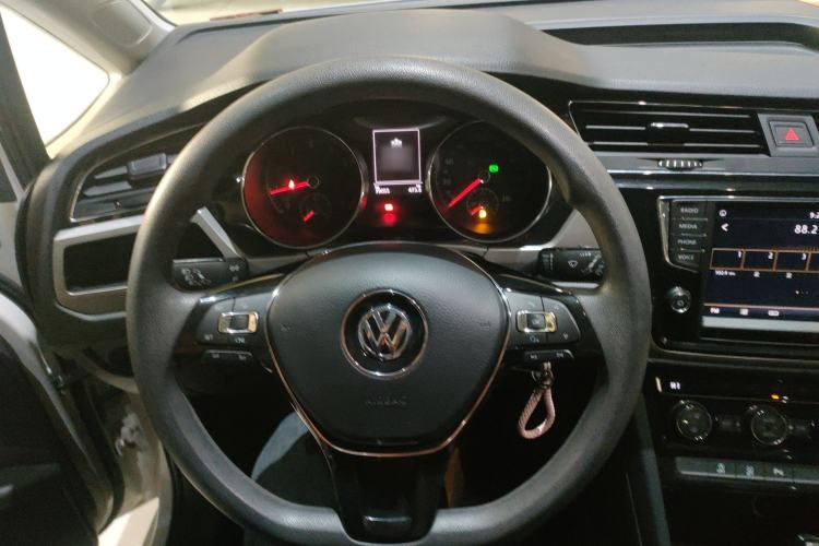 Used Volkswagen Touran 2018 Volkswagen Touran L 280TSI DSG Comfort Edition 7 Seats China V Emission Standard Steering Wheel
