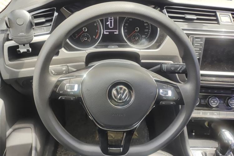 Used Volkswagen Touran 2018 Volkswagen Touran L 280TSI DSG Comfort Edition 7 Seats China V Emission Standard Steering Wheel
