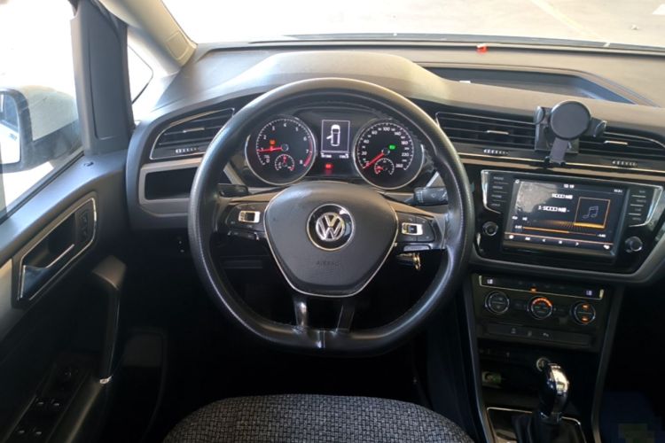 Used Volkswagen Touran 2018 Volkswagen Touran L 280TSI DSG Comfort Edition 7 Seats China VI Standard Steering Wheel