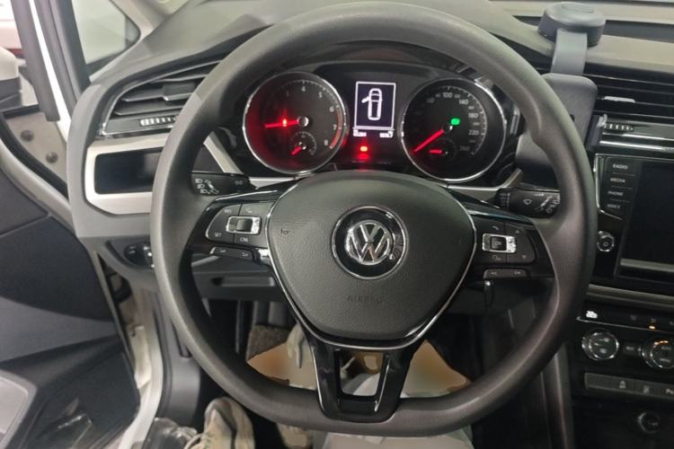 Used Volkswagen Touran 2018 Volkswagen Touran L 280TSI DSG Comfort Edition 7 Seats China V Emission Standard Steering Wheel