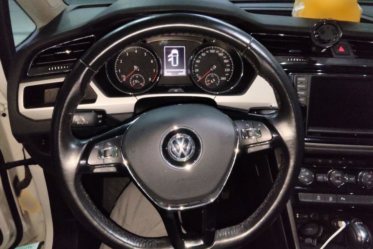 Used Volkswagen Touran 2018 Volkswagen Touran L 280TSI DSG Boundary Edition 7 Seats China VI Standard Steering Wheel