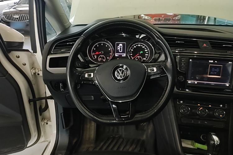 Used Volkswagen Touran 2018 Volkswagen Touran L 280TSI DSG Boundary Edition 7 Seats China VI Standard Steering Wheel