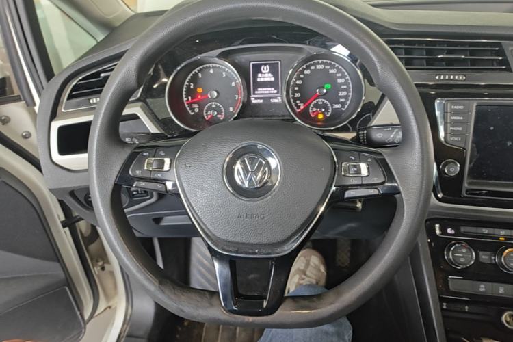 Used Volkswagen Touran 2018 Volkswagen Touran L 280TSI DSG Comfort Edition 7 Seats China V Emission Standard Steering Wheel