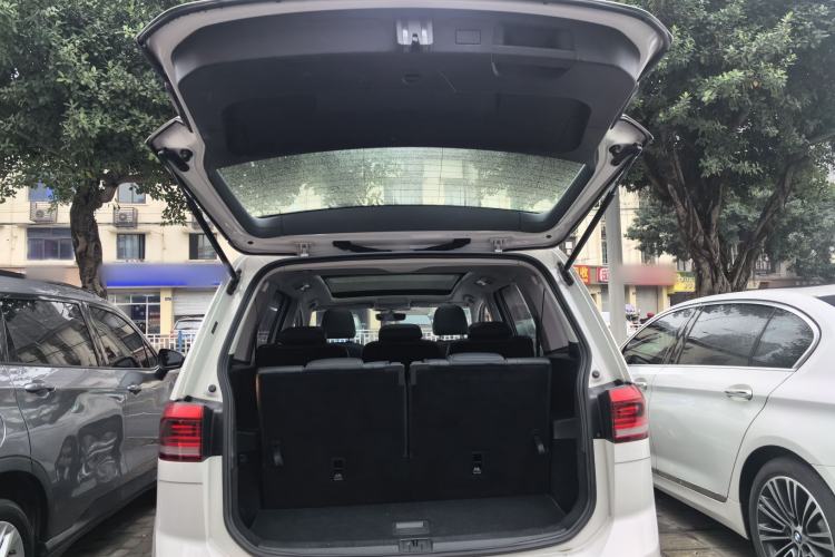 Used Volkswagen Touran 2018 Volkswagen Touran L 280TSI DSG Comfort Edition 7 Seats China V Emission Standard Trunk
