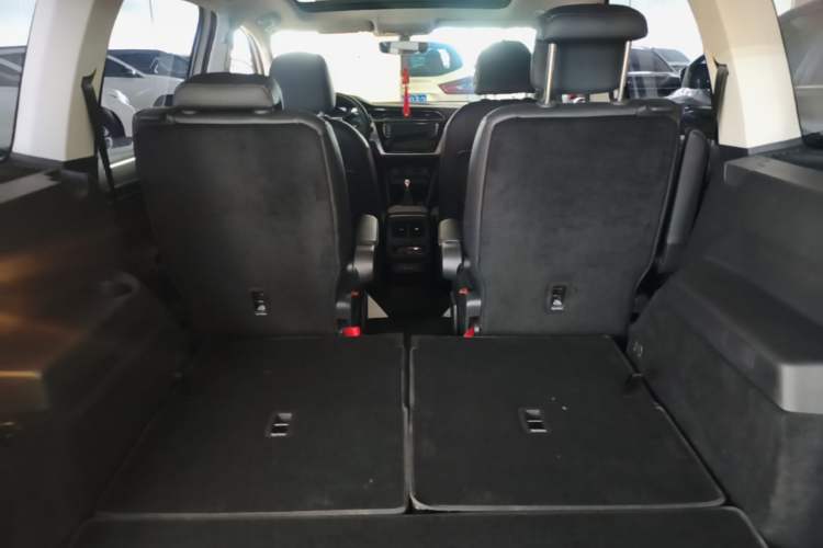 Used Volkswagen Touran 2018 Volkswagen Touran L 280TSI DSG Boundary Edition 6-Seater China V Emission Standard Trunk