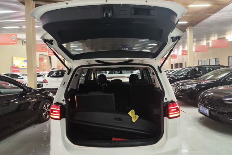 Used Volkswagen Touran 2018 Volkswagen Touran L 280TSI DSG Comfort Edition 7 Seats China V Emission Standard Trunk
