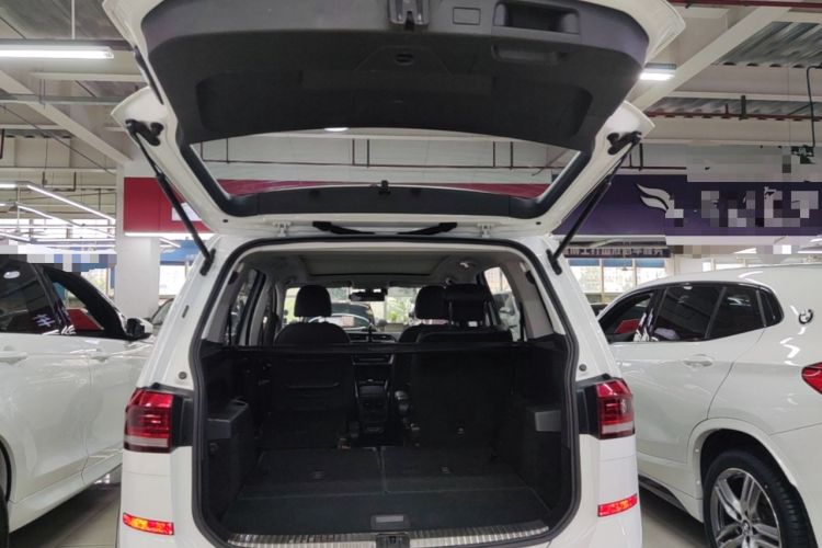Used Volkswagen Touran 2018 Volkswagen Touran L 280TSI DSG Boundary Edition 6-Seater China VI Standard Trunk