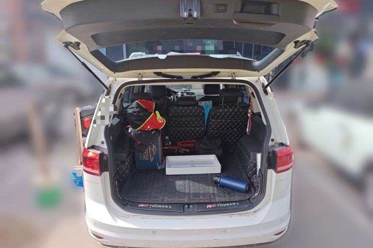 Used Volkswagen Touran 2018 Volkswagen Touran L 280TSI DSG Comfort Edition 7-seater Trunk