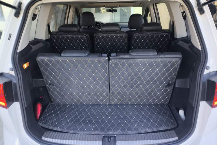 Used Volkswagen Touran 2018 Volkswagen Touran L 280TSI DSG Comfort Edition 7 Seats China V Emission Standard Trunk