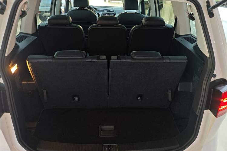 Used Volkswagen Touran 2018 Volkswagen Touran L 280TSI DSG Comfort Edition 7 Seats China V Emission Standard Trunk