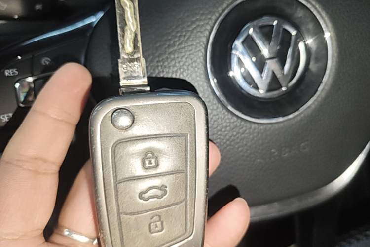 Used Volkswagen Touran 2018 Volkswagen Touran L 280TSI DSG Comfort Edition 7 Seats China V Emission Standard Vehicle Key