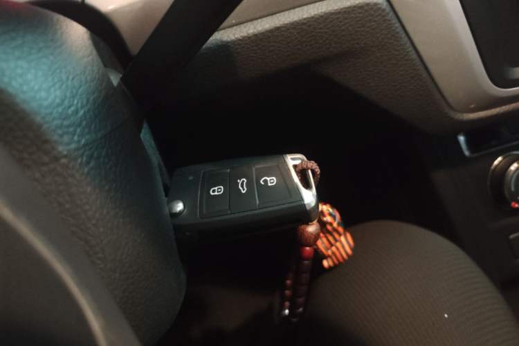 Used Volkswagen Touran 2018 Volkswagen Touran L 280TSI Manual Trend Edition Vehicle Key