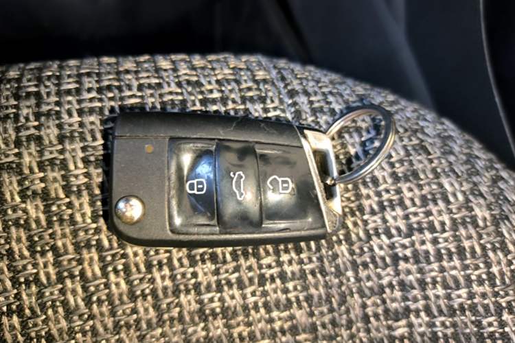 Used Volkswagen Touran 2018 Volkswagen Touran L 280TSI DSG Comfort Edition 7 Seats China VI Standard Vehicle Key
