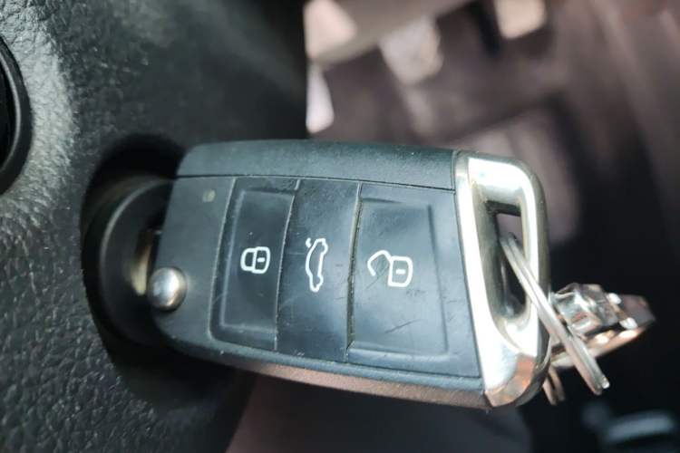Used Volkswagen Touran 2018 Volkswagen Touran L 280TSI Manual Trend Edition Vehicle Key
