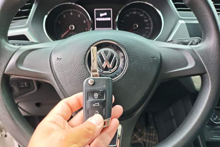 Used Volkswagen Touran 2018 Volkswagen Touran L 280TSI DSG Style Edition 7 Seats China V Emission Standard Vehicle Key