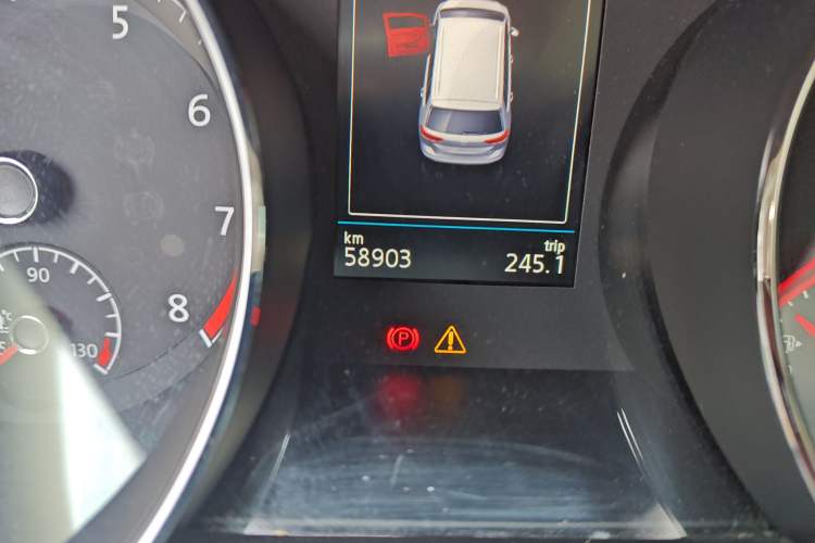 Used Volkswagen Touran 2018 Volkswagen Touran L 280TSI DSG Boundary Luxury Edition 6 Seats China V Emission Standard Odometer Close Up