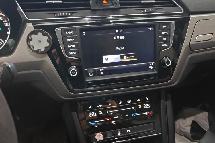 Used Volkswagen Touran 2021 Volkswagen Touran L 280TSI DSG Boundary Edition 7-Seater Audio And AC Panel