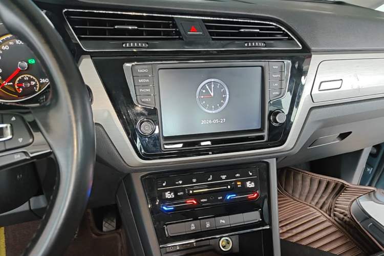 Used Volkswagen Touran 2021 Tiguan L 280TSI DSG Boundary Edition 6-Seater Audio And AC Panel