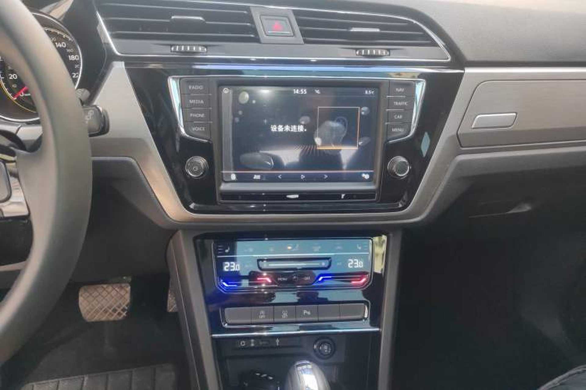 Used Volkswagen Touran 2021 Volkswagen Touran L 280TSI DSG Boundary Edition 7-Seater Audio And AC Panel