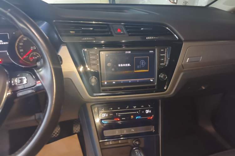 Used Volkswagen Touran 2021 Tiguan L 280TSI DSG Boundary Edition 6-Seater Audio And AC Panel