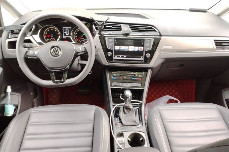 Used Volkswagen Touran 2021 Touran L 280TSI DSG Comfort Edition 7 Seats Center Console